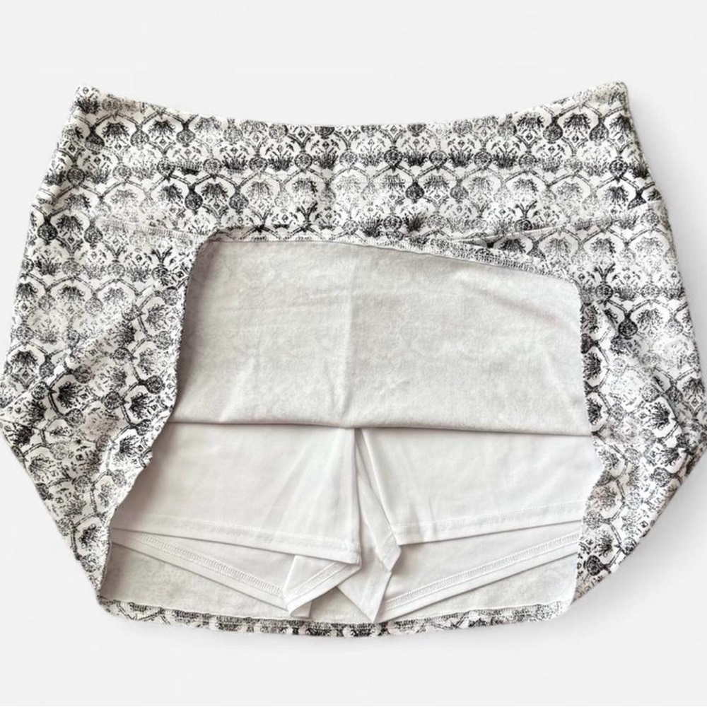 Suave White and Black Skort - Picture 3 of 6